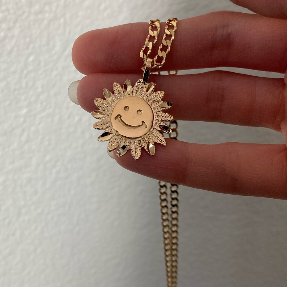 New Vanessa Mooney THE HAPPY FLOWER NECKLACE Gold - Picture 8 of 9